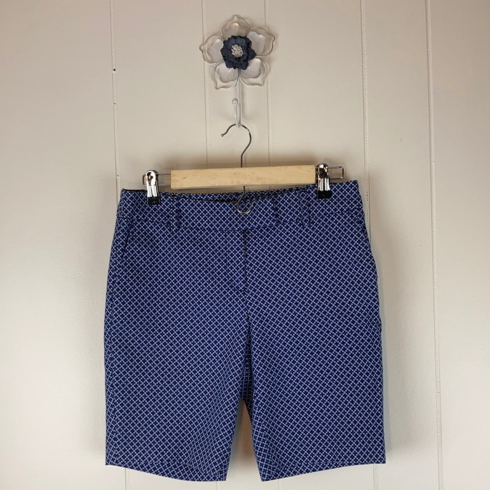 Dalia Size 6 Woman’s Bermuda shorts